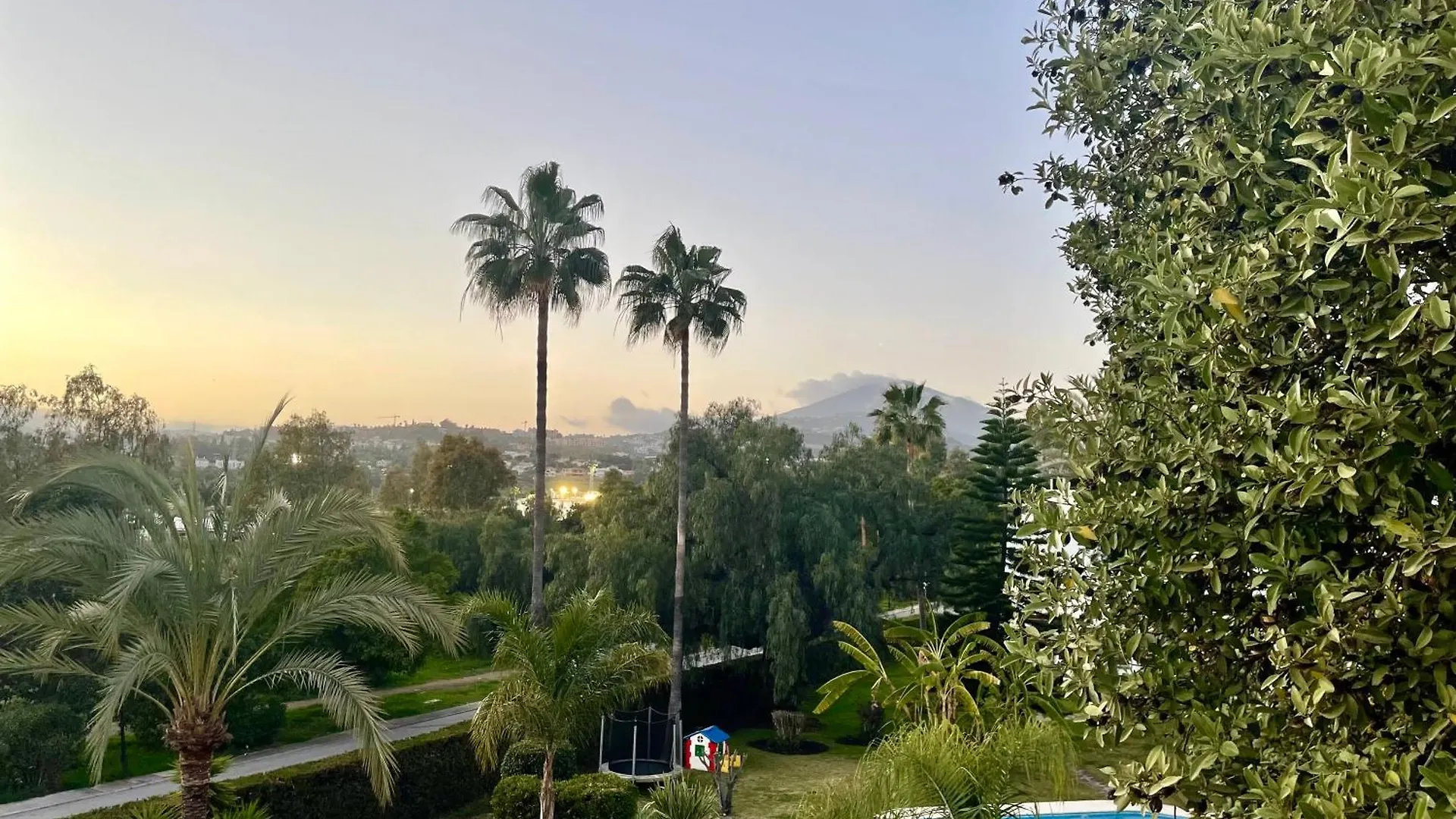 Apartament Modern Penthouse In Marbella With Pool Hiszpania